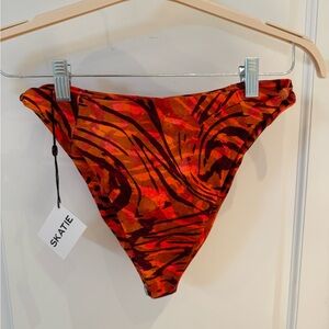 Skatie *NWT* Salty Bikini Bottom in ‘Wild’ size M
